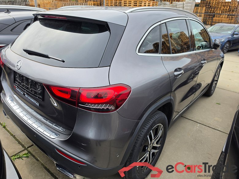 Mercedes GLA 200d Aut. LED-Xenon Widescreen Navi 1/2 Sport-Leather KeylessGo Camera Klima PDC ... #4