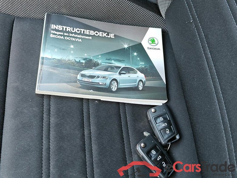 SKODA Octavia Combi 110 kW #6
