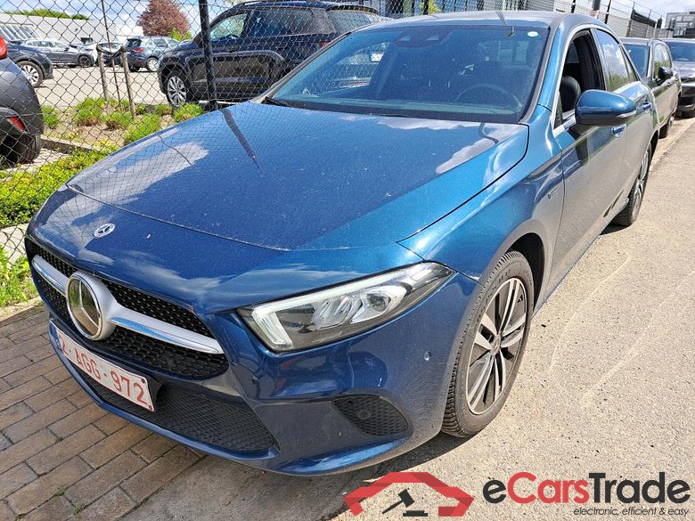 Mercedes A 250e Limo Plug-In Hybrid Aut. LED-Xenon Widescreen Ambient Distronic Navi Sport-Leather KeylessGo Camera Klima PDC ... #1