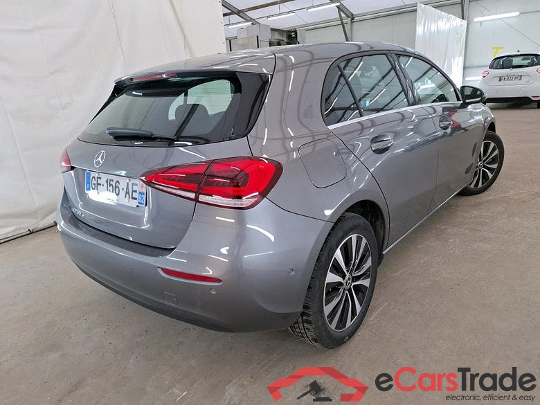 MERCEDES-BENZ Classe A Compact / 2018 / 5P / Berline A 250 e Business Line 8G-DCT #3