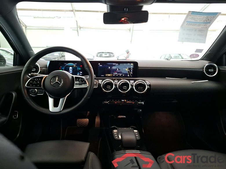 MERCEDES-BENZ Classe A Compact / 2018 / 5P / Berline A 250 e Business Line 8G-DCT #5