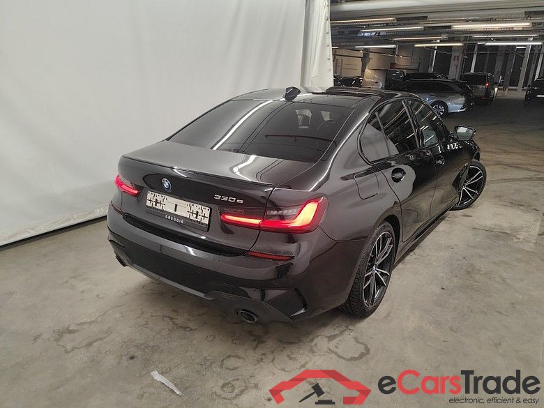 BMW 3 Reeks Berline 330e (215 kW) 4d #2