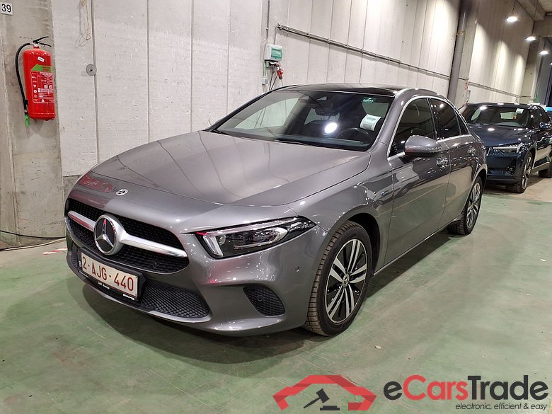 MERCEDES-BENZ A-CLASS LIMOUSINE 1.3 A 250 E BUSINESS SOLUTION DCT #1