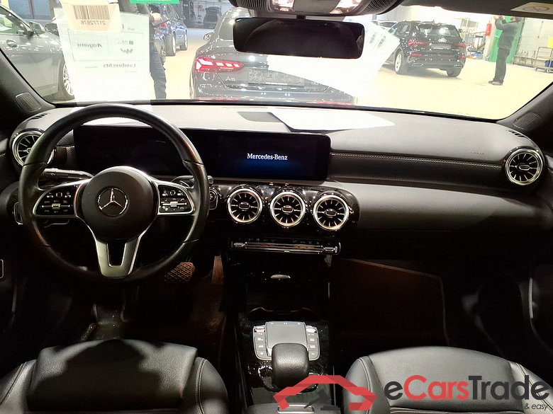 MERCEDES-BENZ A-Klasse 1.3 A 250 E DCT #6