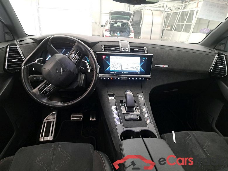 DS DS 7 Crossback / 2017 / 5P / SUV E-TENSE 225 PERFORMANCE Line #5