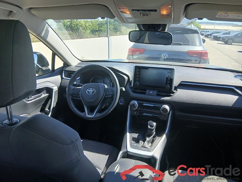 TOYOTA Rav4 / 2018 / 5P / todoterreno 2.5l 220H Business #3