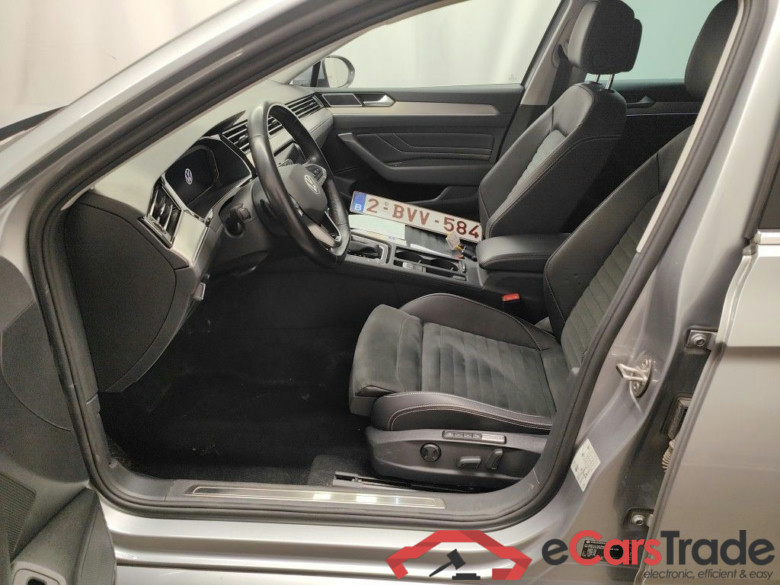 Volkswagen Passat Variant 2.0 TDI SCR 110kW DSG7 Elegance Business 5d #3