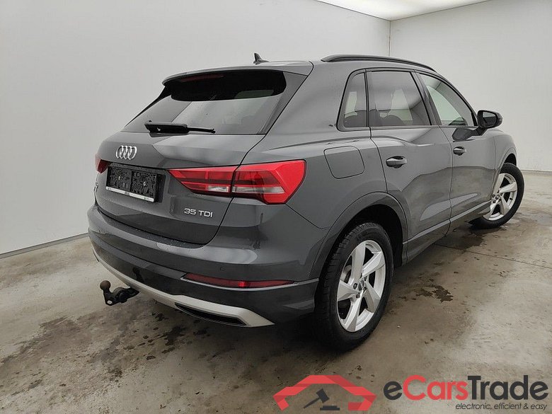 Audi Q3 35 TDI S tronic Advanced 5d #2