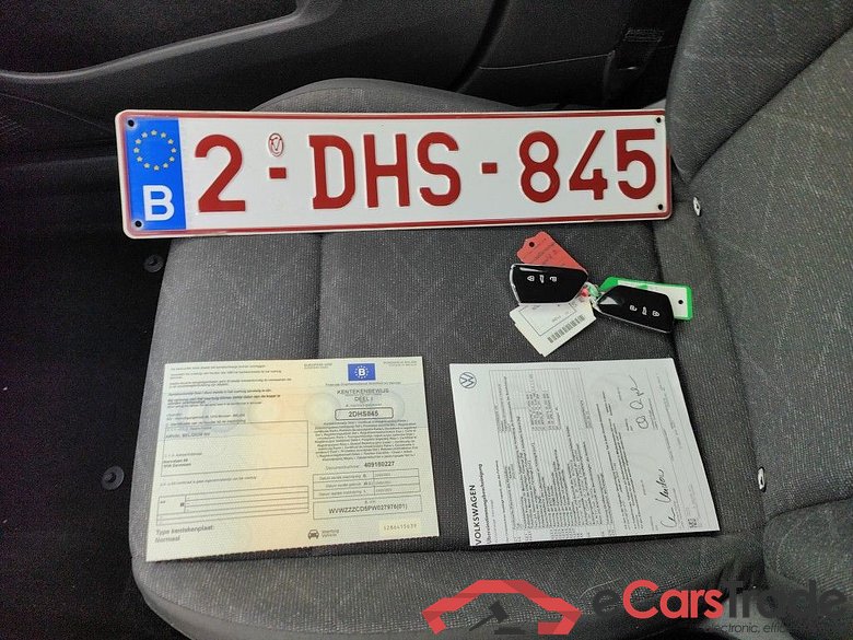 Volkswagen Golf VIII 1.0 TSI 81kW Life Business 5d #4