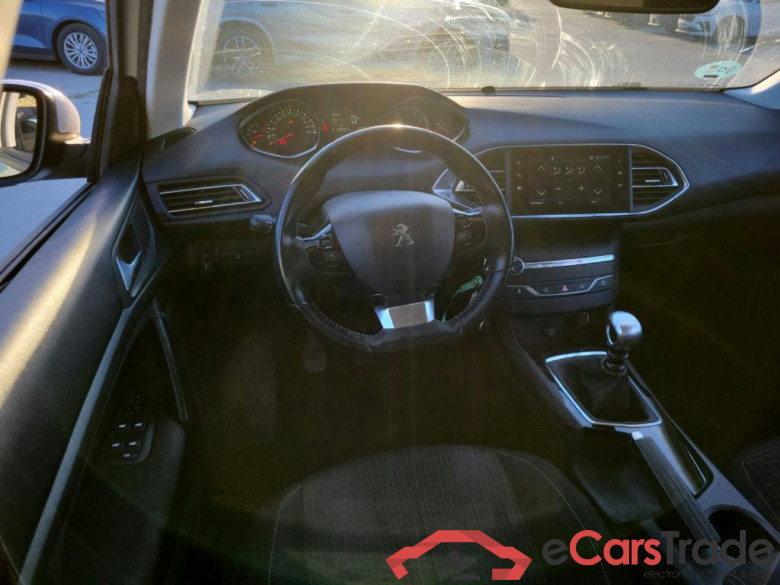 PEUGEOT 308 / 2017 / 5P / berlina con portón 5p Active 1.2 PureTech 96KW (130CV) S&S #3