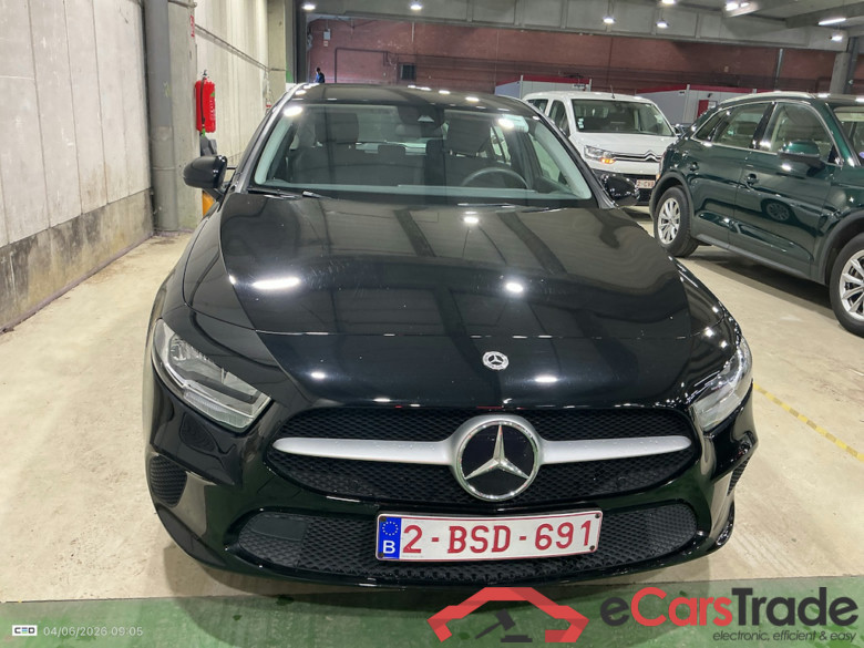 MERCEDES-BENZ A-CLASS 1.3 A 180 ESSENTIAL LINE DCT #2