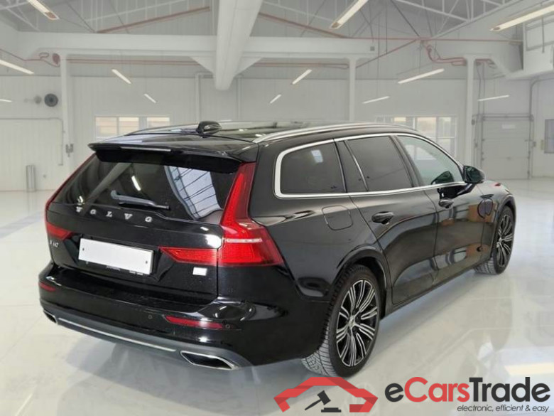 VOLVO V60 / 2019 / 5P / STATION WAGON T6 PLUG-IN AWD AUTOM.INSCR.EXPR. #2