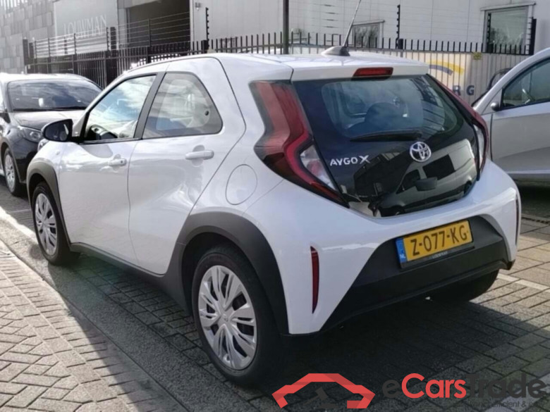TOYOTA Aygo X 1.0 VVT-i MT Play #3