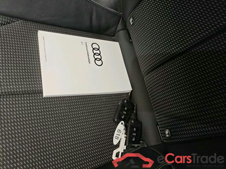 AUDI A1 Sportback 30 TFSI S edition #6