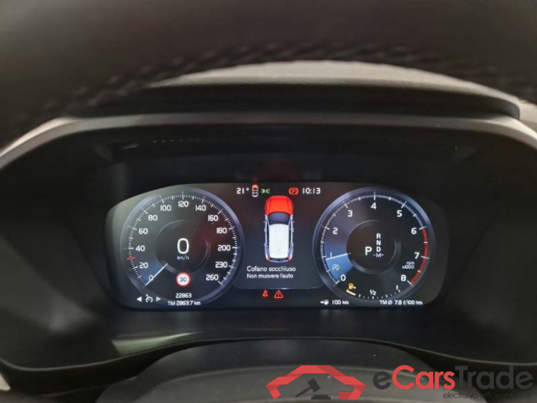 VOLVO XC40 / 2021 / 5P / SUV T2 AUTOMATICO CORE #4