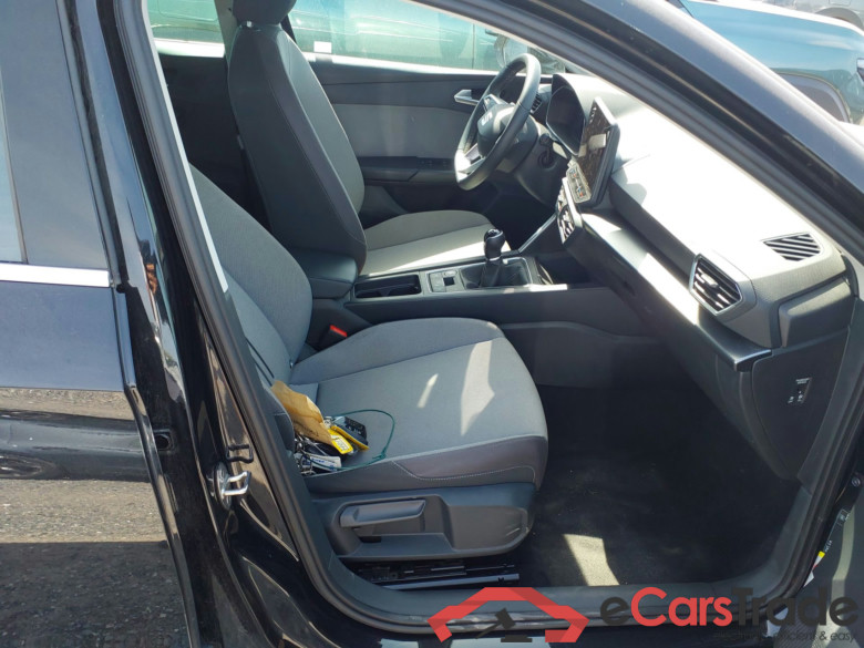 SEAT Leon 1.5 TSI 85 KW (115 CV) Style 25 Aniversario Manual Sport Tourer #3