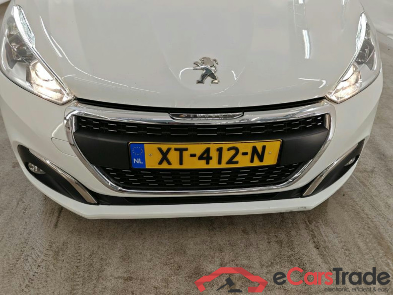 Peugeot 208 Signature 1.2 PureTech 82 5d #5