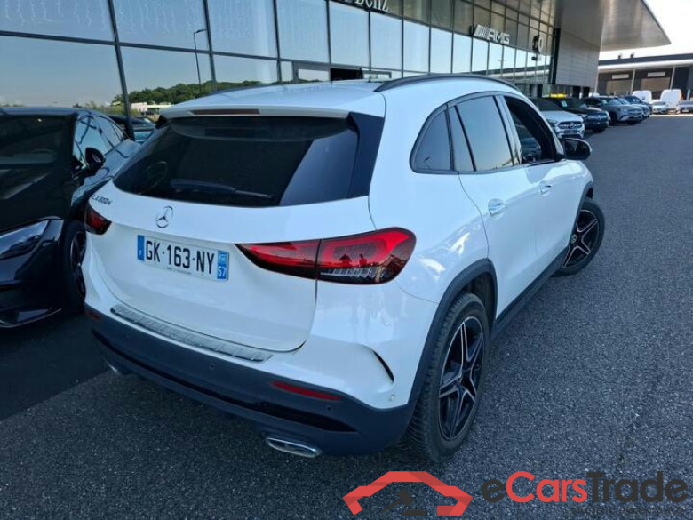 Mercedes GLA 200d AMG Night Aut. Pano LED Widescreen Ambient Navi 1/2 Sport-Leather-Alcantara KeylessGo Camera Klima PDC ... #3