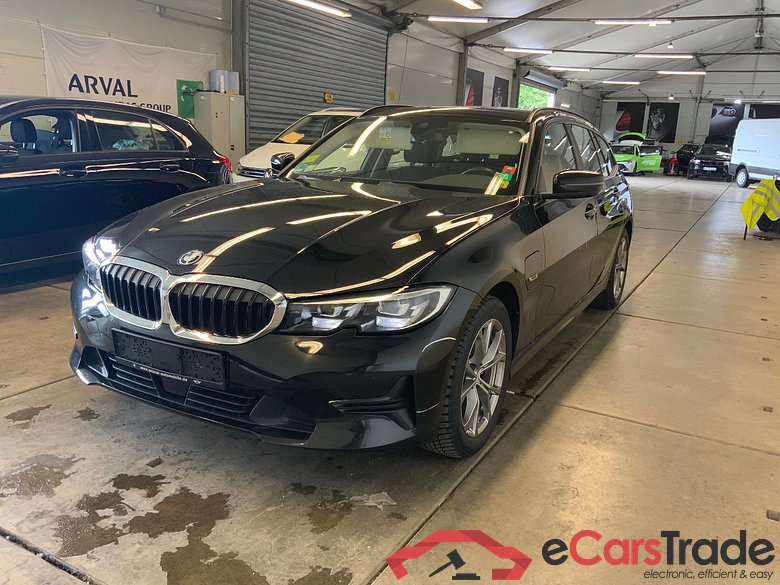 3 Touring 320 e 2.0 150KW AT8 E6d