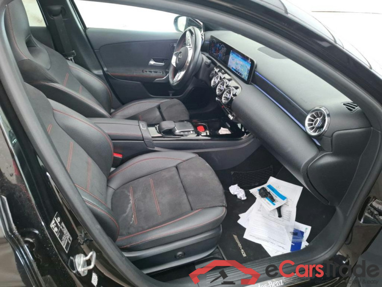 MERCEDES-BENZ Classe A Compact  2018 5P Berline A 200 d AMG Line 8G DCT #6