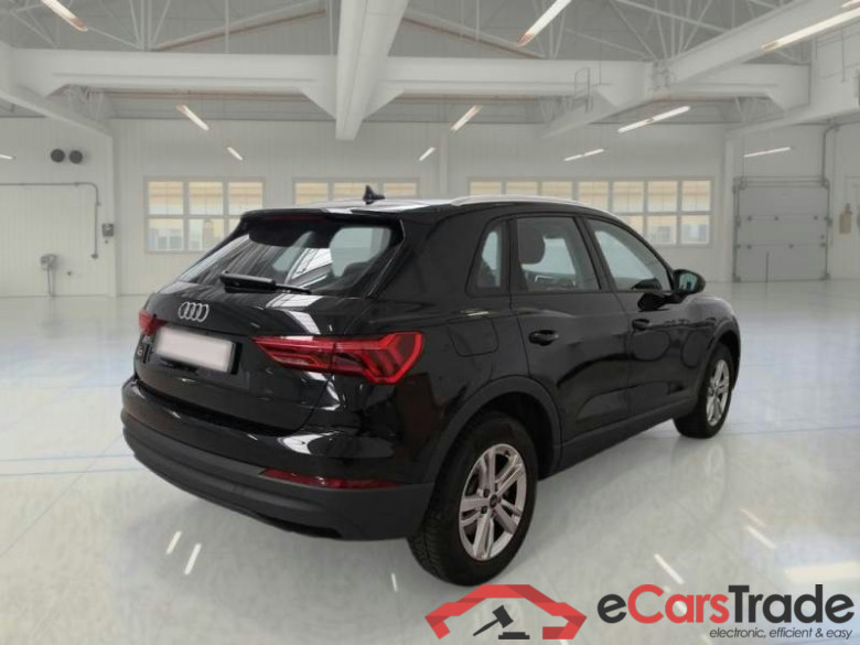 AUDI Q3 / 2018 / 5P / SUV 45 TFSI E S TRONIC BUSINESS #2