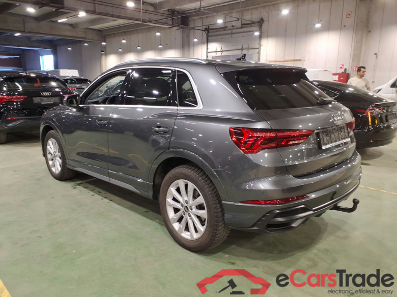 AUDI Q3 1.4 45 TFSI E S TRONIC S LINE #2