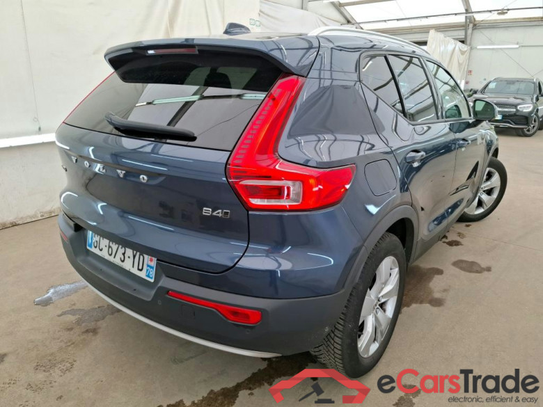 VOLVO XC40 / 2017 / 5P / SUV B4 AWD 197 Geartro 8 Momentum Business #3