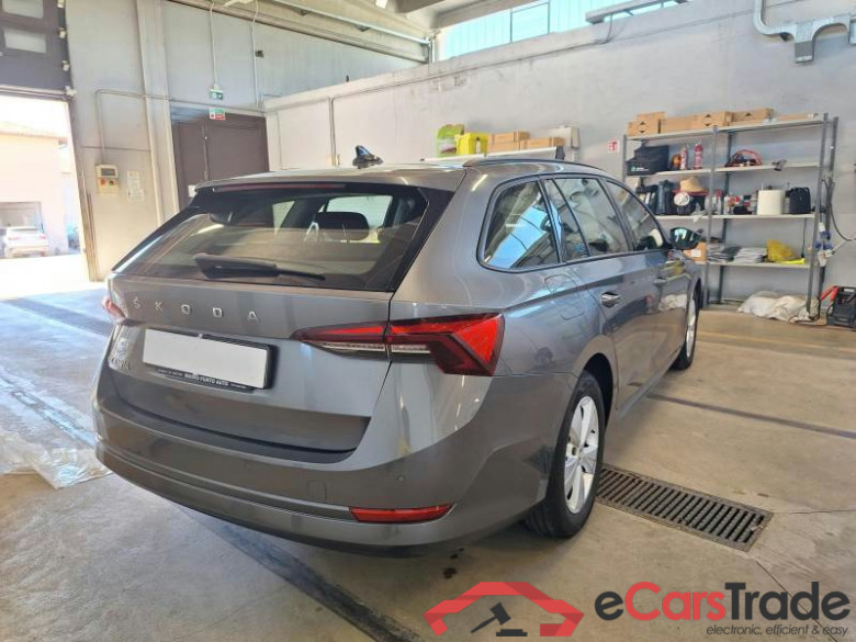 SKODA OCTAVIA WAGON / 2020 / 5P / STATION WAGON 2.0 TDI EVO 110KW EXECUTIVE DSG #2