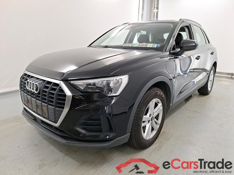 AUDI Q3 1.4 45 TFSI E S TRONIC