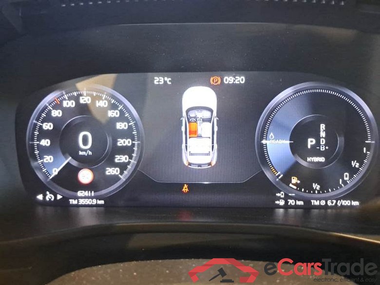 VOLVO XC40 / 2017 / 5P / SUV T4 PLUG-IN HYBRID AUTO RECH INSCRIP EXPR #4