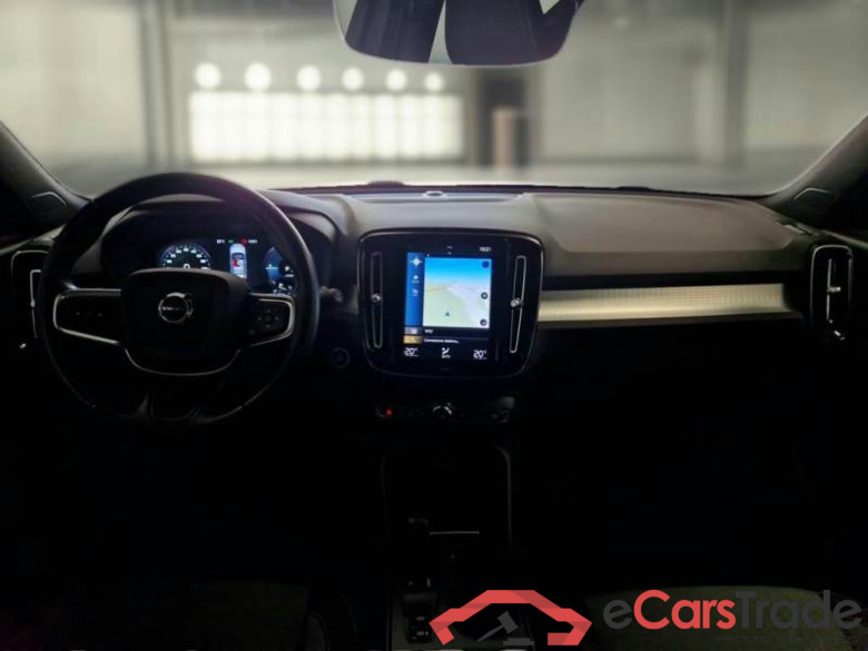 VOLVO XC40 / 2017 / 5P / SUV T5 PLUG-IN HYBRID AUTO RECH INSCRIP EXPR #3