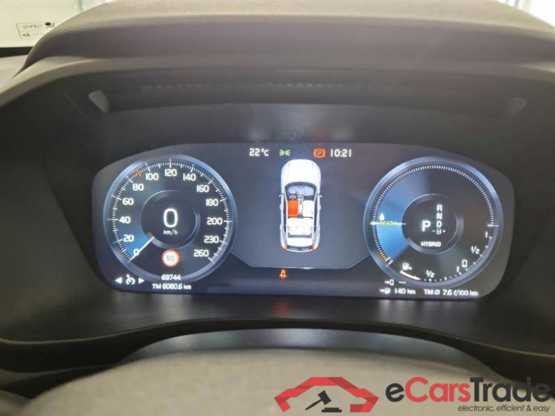 VOLVO XC40 / 2017 / 5P / SUV T5 PLUG-IN HYBRID AUTO RECH INSCRIP EXPR #4