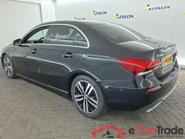 MERCEDES-BENZ A-Klasse Limousine A 180 7G-DCT Business Solution Luxury 4D 100kW #4