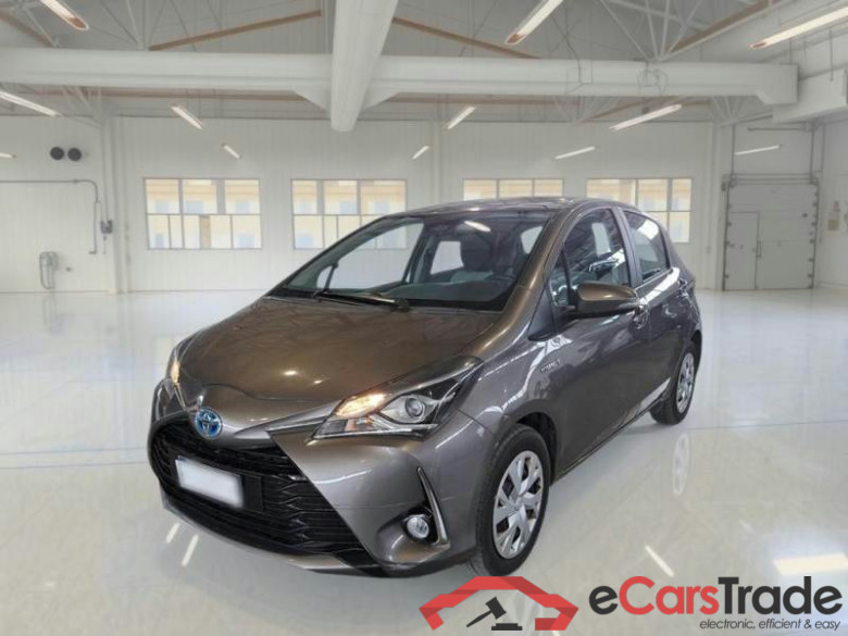 TOYOTA YARIS / 2017 / 5P / BERLINA 1.5 HYBRID BUSINESS #1