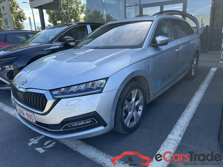 SKODA Octavia Combi PHEV Octavia SW PHEV 1.4 TSI Ambition DSG #1
