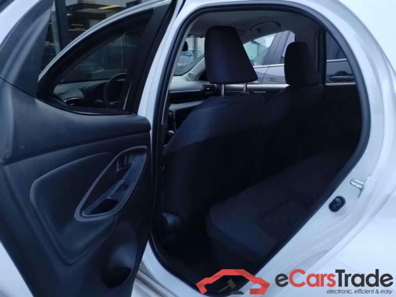 TOYOTA YARIS 1.5 Hybrid 115 First Edition #5