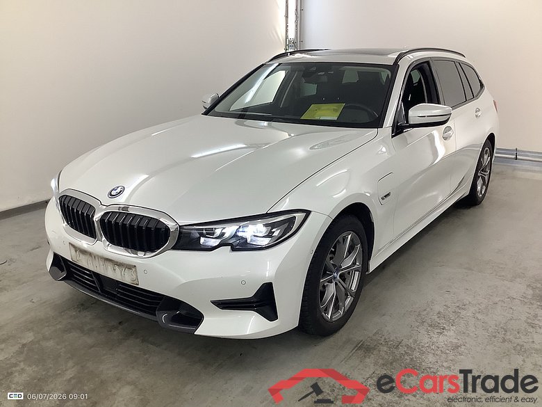 BMW 3 TOURING - 2019 330eA PHEV #1
