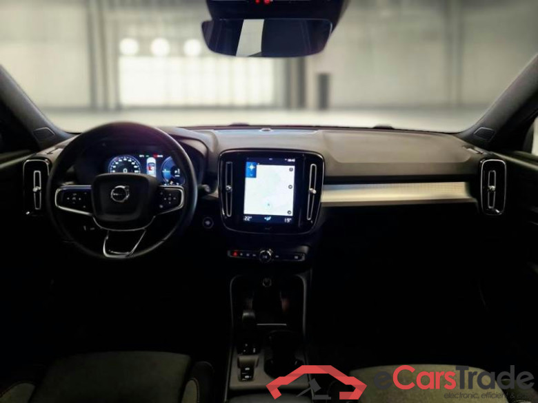 VOLVO XC40 / 2021 / 5P / SUV T4 RECHARGE PLUG-IN AUTO CORE #3