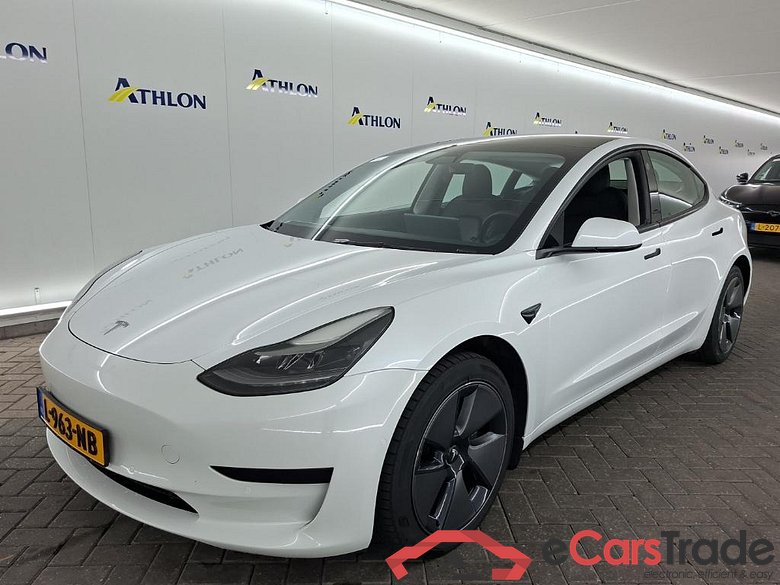 Tesla Model 3 Standard Range Plus RWD 4D 225kW