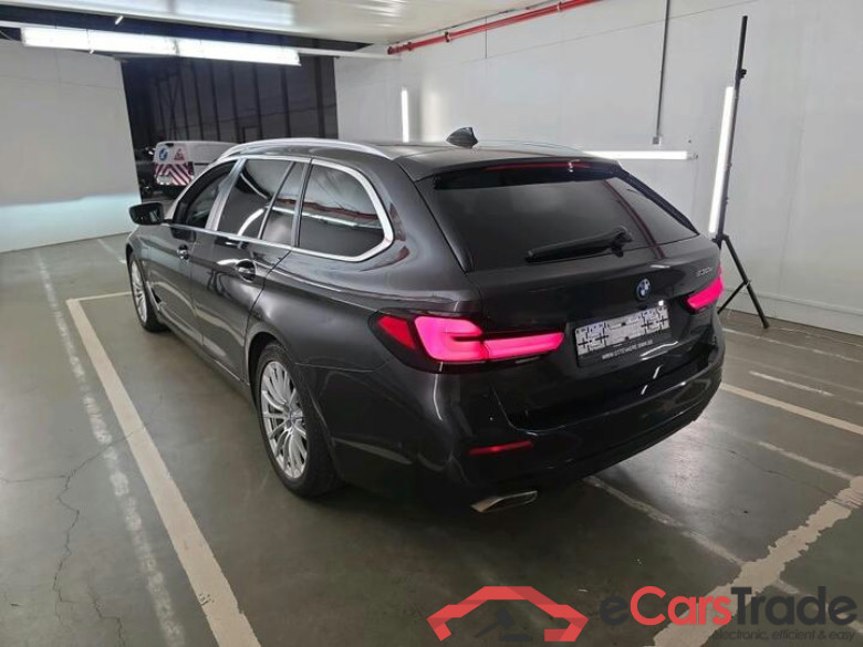 BMW 5 Reeks Touring 5 Reeks Touring 530e Auto (PHEV) 215kW/292pk  5D/P Auto-8 #3