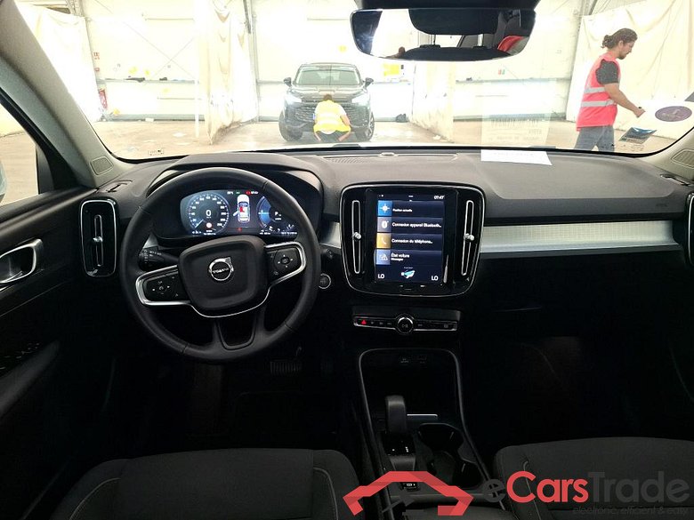 VOLVO XC40 / 2017 / 5P / SUV Recharge T4 211 DCT7 Inscription Busi #5