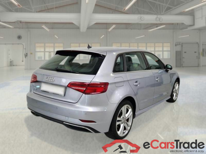 AUDI A3 / 2016 / 5P / BERLINA 40 E-TRON S TRONIC ADMIRED S.BACK #2