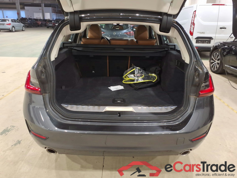 BMW 3 SERIES TOURING 2.0 330E (215KW) TOURING #3