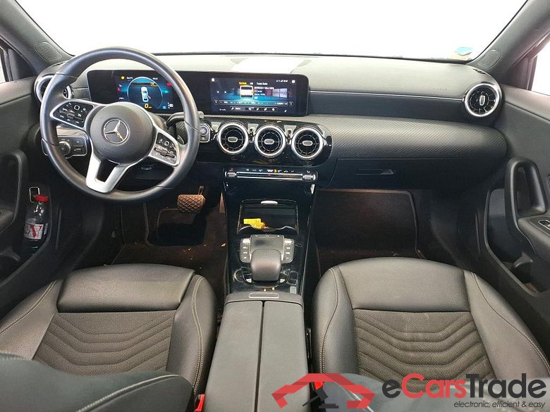 MERCEDES-BENZ Classe A Berline / 2018 / 4P / Berline A 180 d Business Line 8G-DCT #5