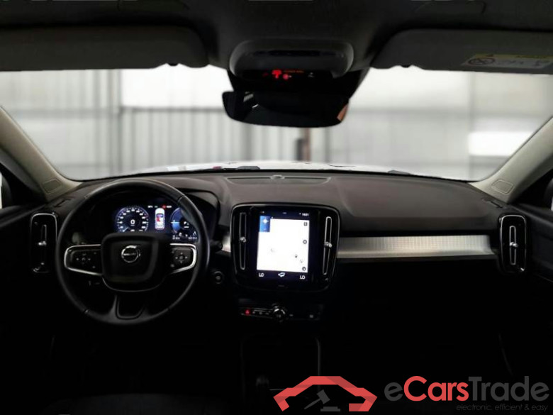 VOLVO XC40 / 2017 / 5P / SUV T4 PLUG-IN HYBRID AUTO RECH INSCRIP EXPR #3