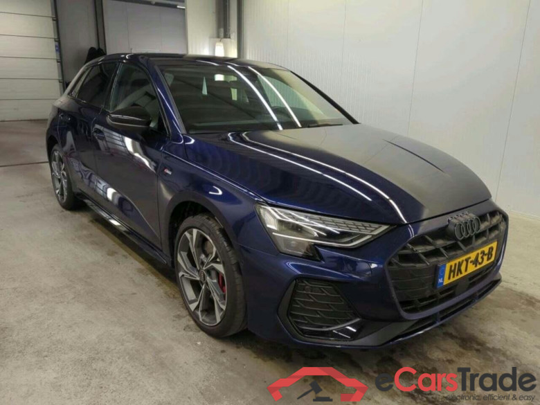 AUDI A3 Sportback 45 TFSI e S edt Comp #5