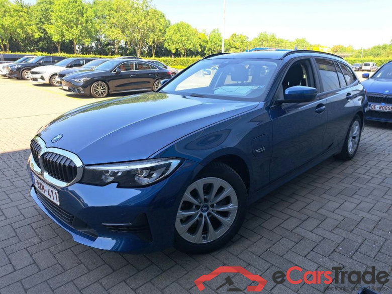 BMW - BMW 3 TOURING 320e 204PK Business Edition With Climatic & Navigation & Cruise Control & Park Sensors Front & Rear * HYBRID * #1