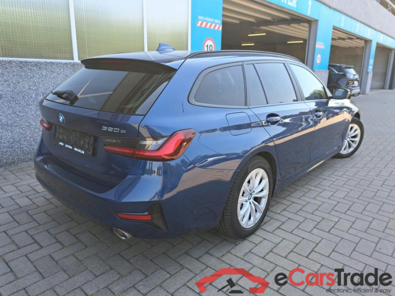 BMW - BMW 3 TOURING 320e 204PK Business Edition With Climatic & Navigation & Cruise Control & Park Sensors Front & Rear * HYBRID * #2