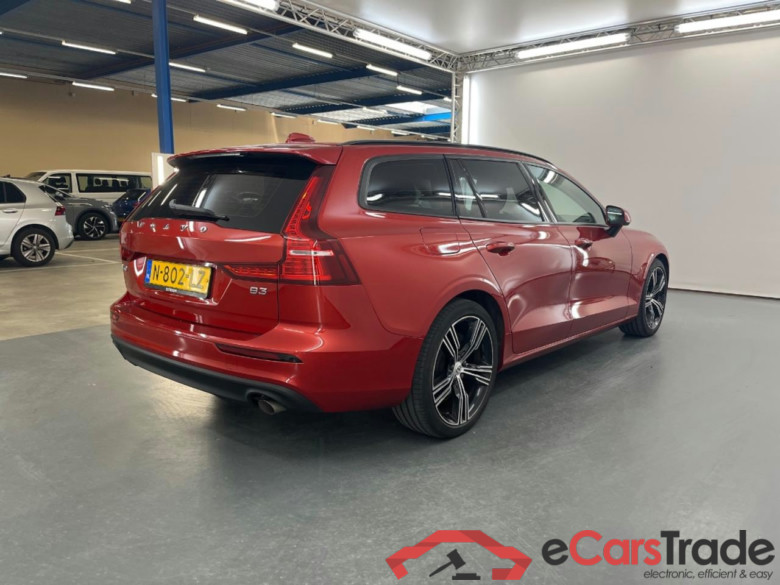 VOLVO V60 2.0 B3 Momentum Advantage #4
