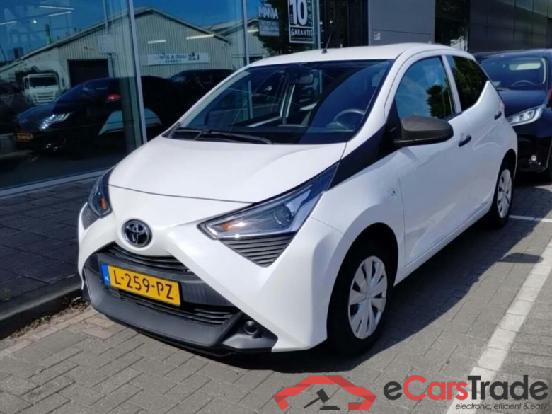 TOYOTA Aygo 1.0 VVT-i x-fun